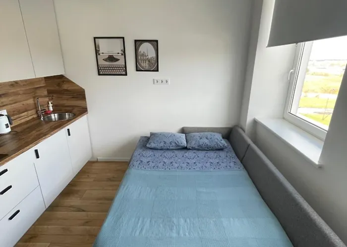 25 Airport Apartman *